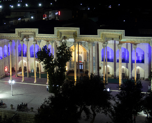 Elle sert de mosquée où vient prier l’Émir de Boukhara tous les vendredis.