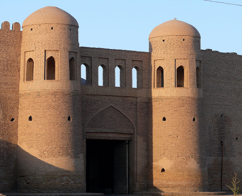 Littéralement « la vieille forteresse », est utilisée comme l’une des résidences des khans* de Khiva jusqu’en 1919.