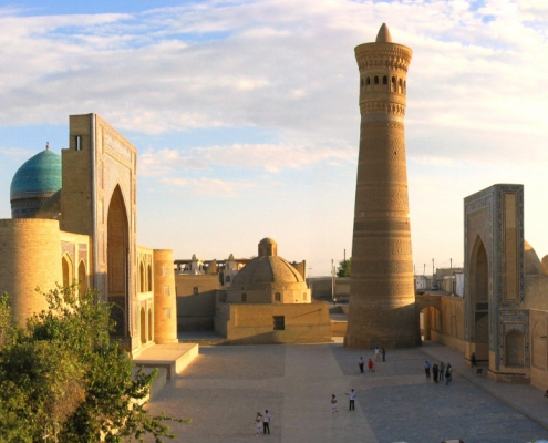 L’ensemble Po-I-Kalon signifie en persan Au pied du Très-Haut.