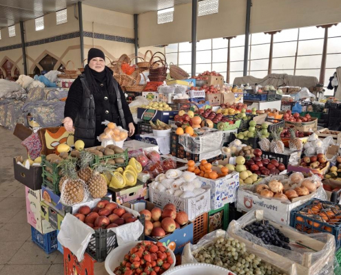 Le marché central, au dos de l’ancienne muraille de la ville, c’est l’hypermarché local