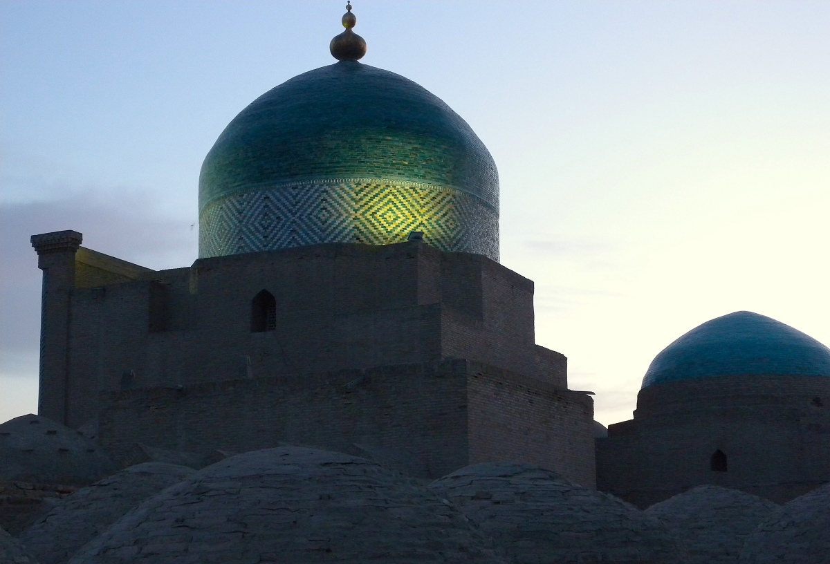 Pakhlavan Mahmoud* (1247-1325) est un poète et guerrier célèbre qui est devenu le saint patron de Khiva.