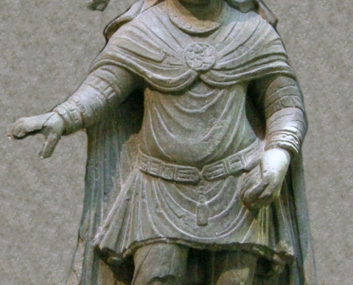 Entre la fin du Ier siècle av. J.-C. et le milieu du IVe siècle, Boukhara appartient au royaume de Kushan